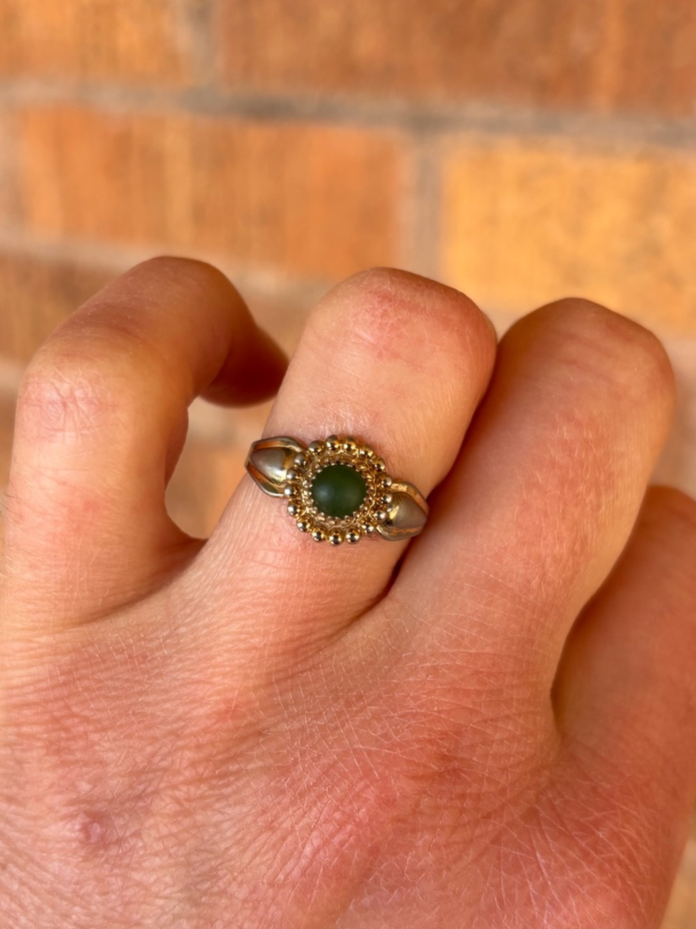 VTG Sterling Silver Southwestern Tribal Ring Green Jade Round Ornate Navajo 6.5